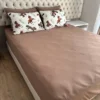 Jogo de Cama 3 Peças de Malha Cavalos Marrom - cama arrumada 1