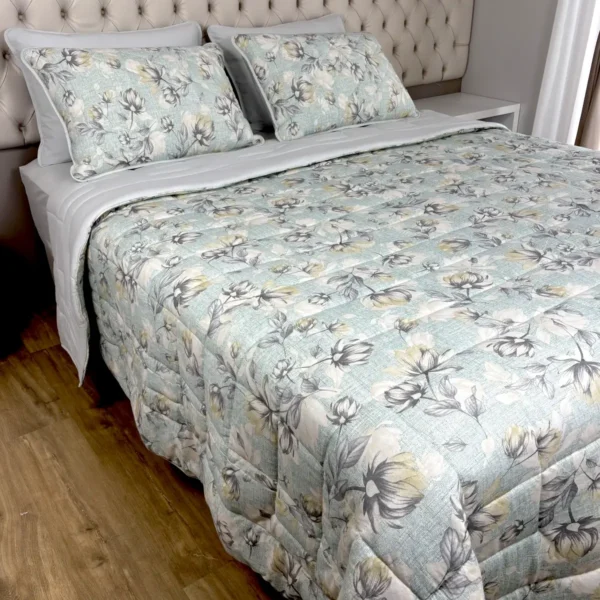 Cobreleito de Malha Floral Suave Cinza Claro - Cama 1