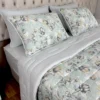 Cobreleito de Malha Floral Suave Cinza Claro - Cama 2