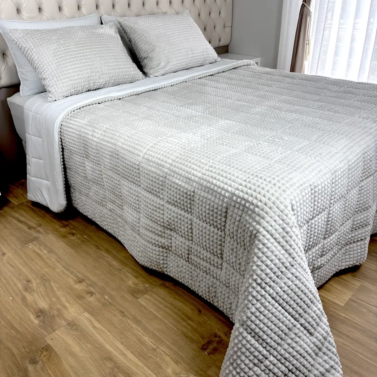 Cobreleito de Plush com Malha Liso Cinza - Cama 1