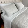 Cobreleito de Plush com Malha Liso Cinza - Cama 2