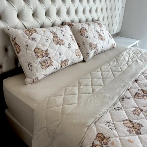 Cobreleito de Malha Capivaras In Love Bege 3