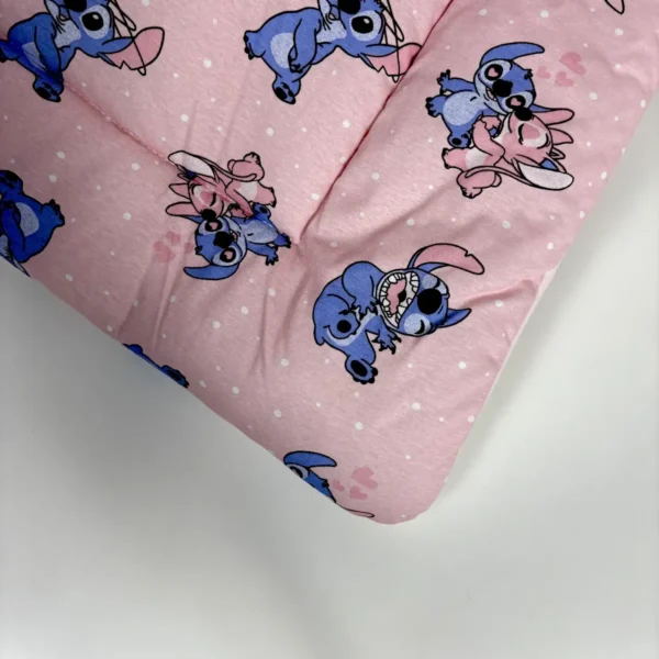 Edredom de Malha Stitch Rosa Bebê - Detalhe da Costura