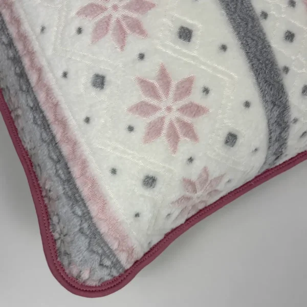 Par de Fronha de Plush Nevada Rosa Antigo - Detalhe do Viés